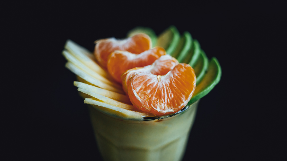 dobre, pyszne, najlepsze zielone smoothie z mandarynka awokado jablkiem